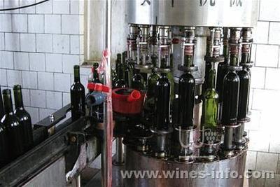 小作坊甜蜜素加香精兌紅酒